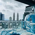 8 Kia Peng Galaxy Suites Kl